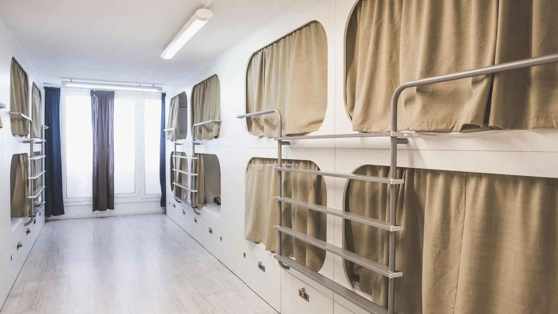 Hostel Onefam Ramblas Barcelona